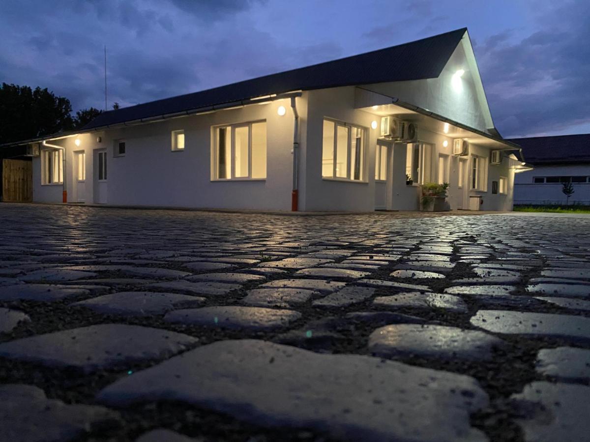 Pixel Guesthouse Тыргу-Секуеск Экстерьер фото