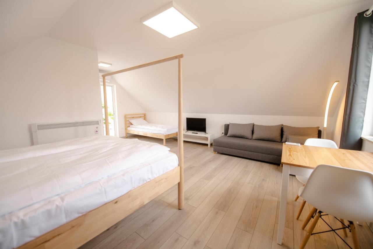 Pixel Guesthouse Тыргу-Секуеск Экстерьер фото