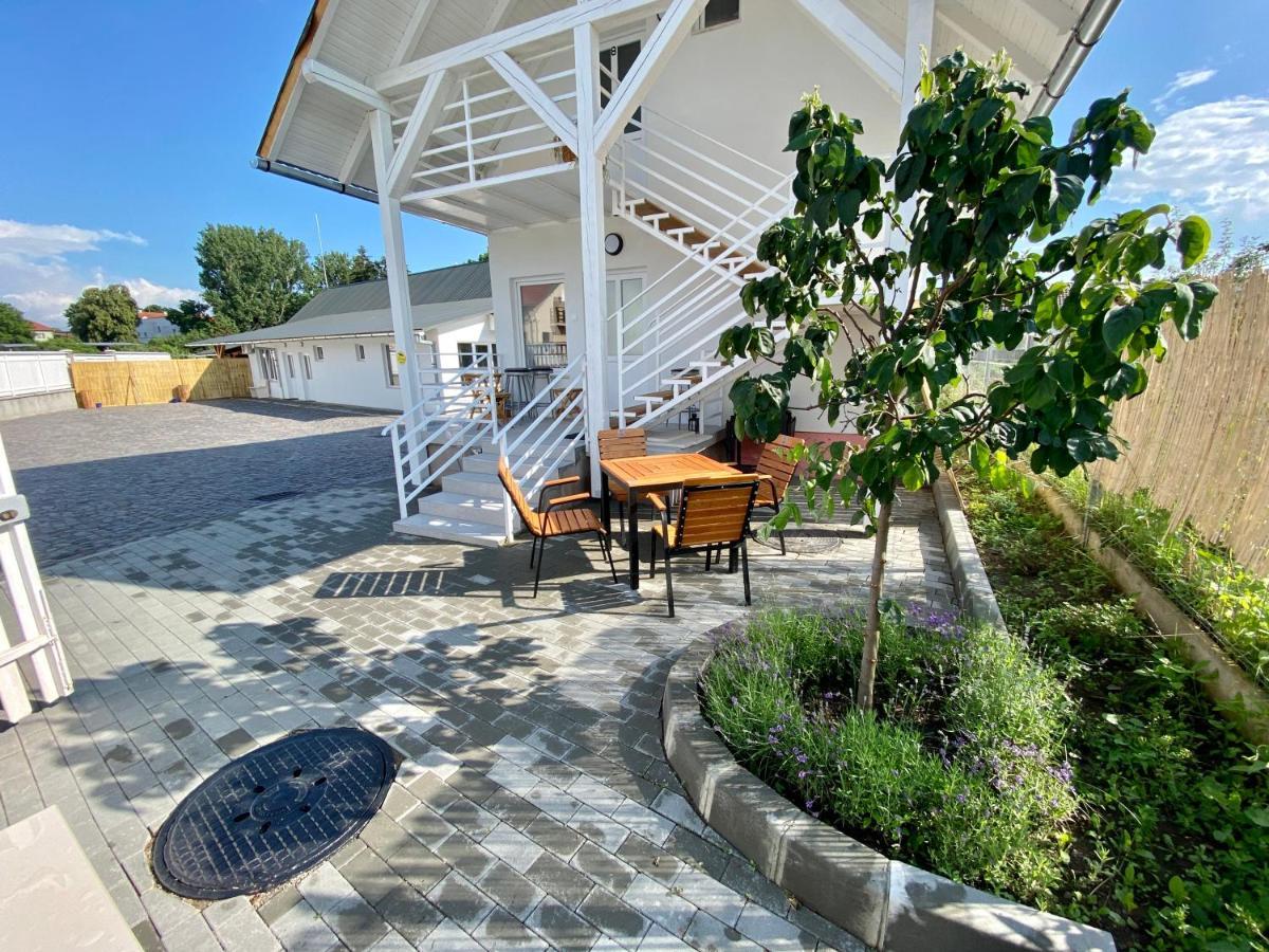 Pixel Guesthouse Тыргу-Секуеск Экстерьер фото