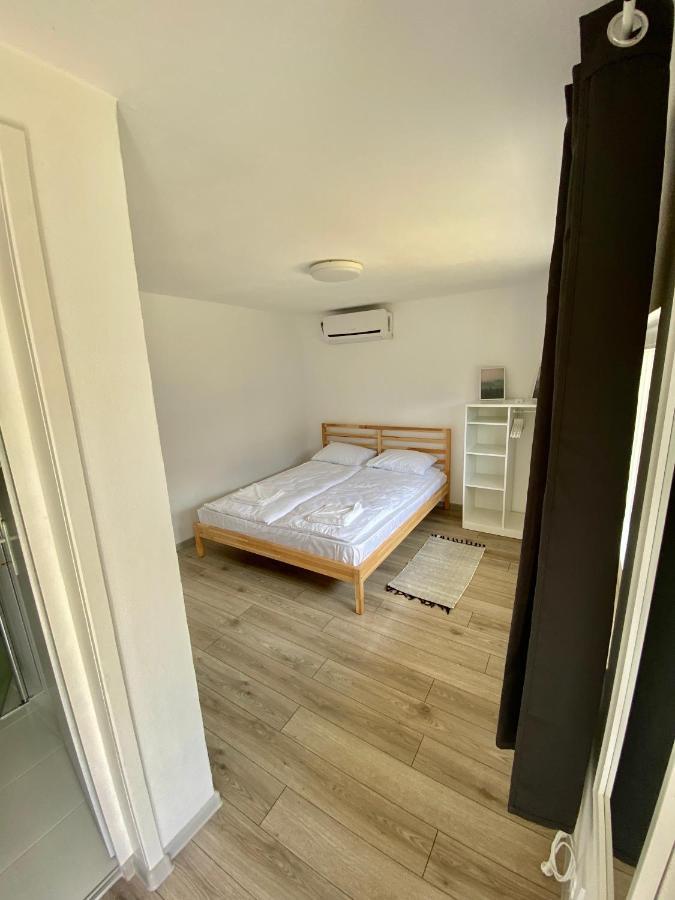 Pixel Guesthouse Тыргу-Секуеск Экстерьер фото