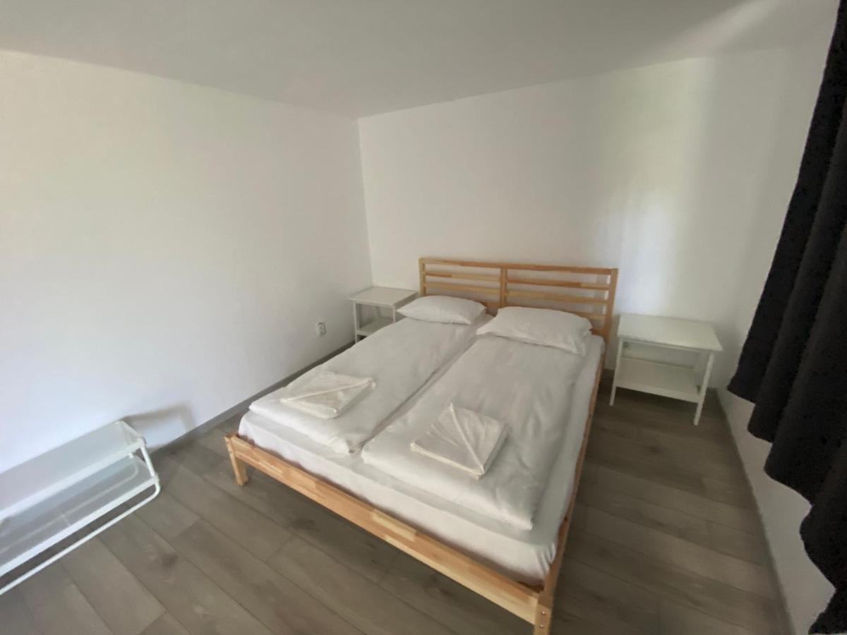 Pixel Guesthouse Тыргу-Секуеск Экстерьер фото