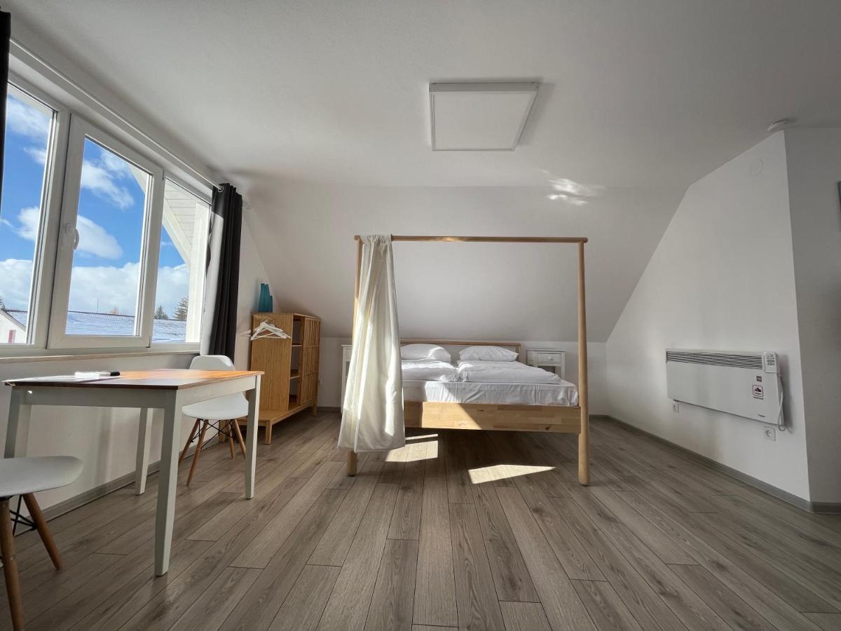 Pixel Guesthouse Тыргу-Секуеск Экстерьер фото