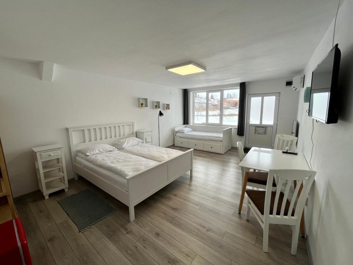 Pixel Guesthouse Тыргу-Секуеск Экстерьер фото